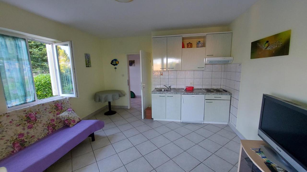 Apartmani Ban Omisalj Bagian luar foto