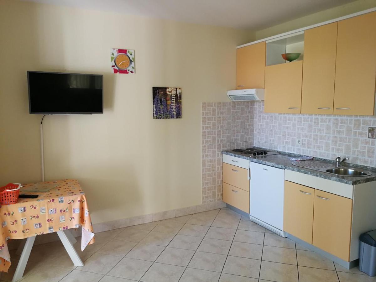 Apartmani Ban Omisalj Bagian luar foto
