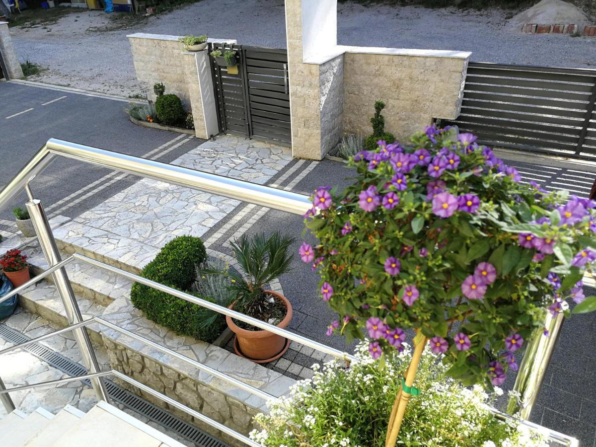 Apartmani Ban Omisalj Bagian luar foto
